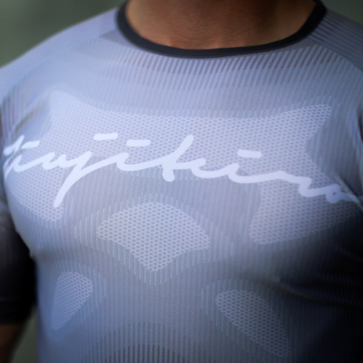 PREDATOR PRO HALF SLEEVE RASHGUARD