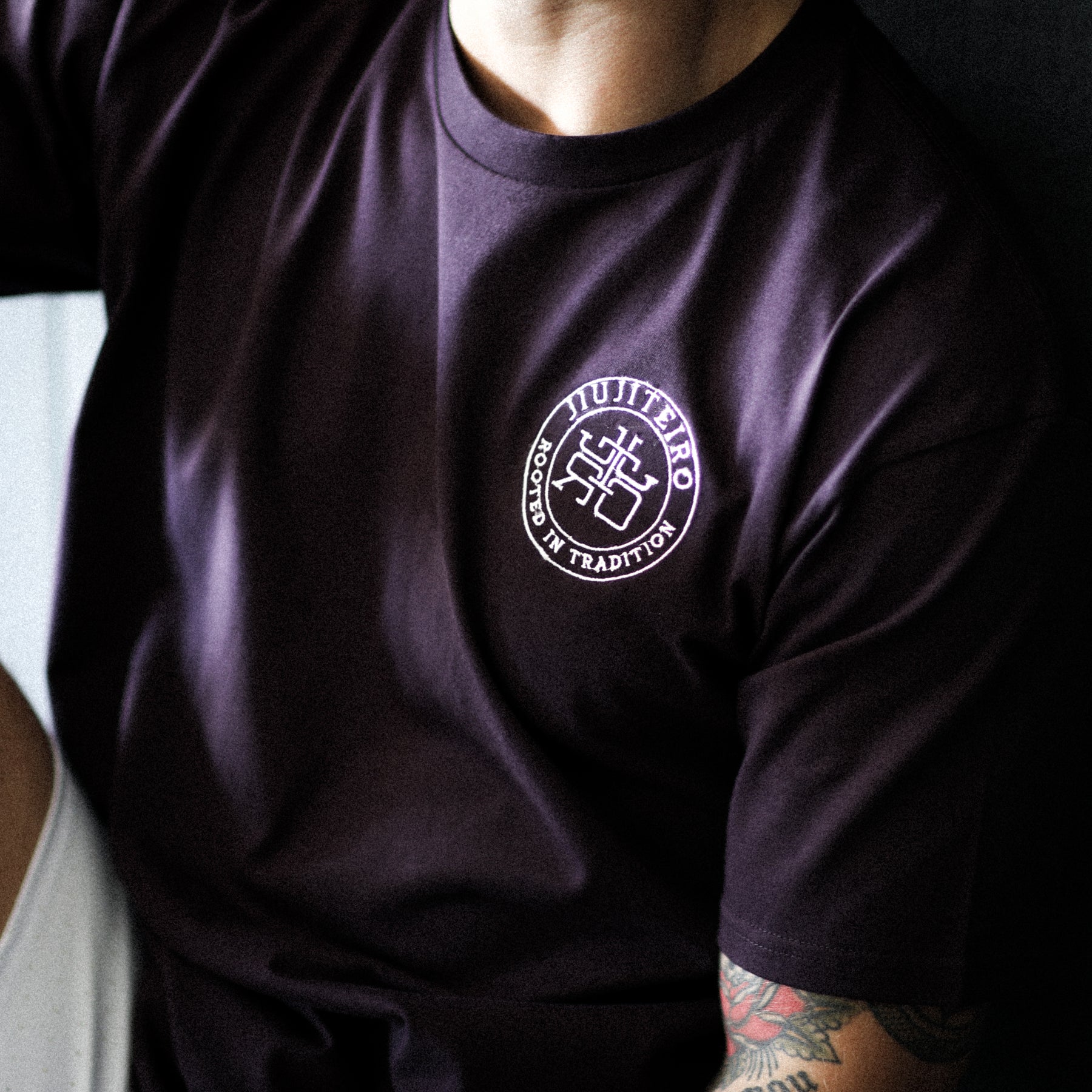 Jiujiteiro Rooted Heavyweight Embroidered Tee Black – Jiu jitsu tee
