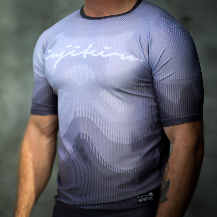 PREDATOR PRO HALF SLEEVE RASHGUARD