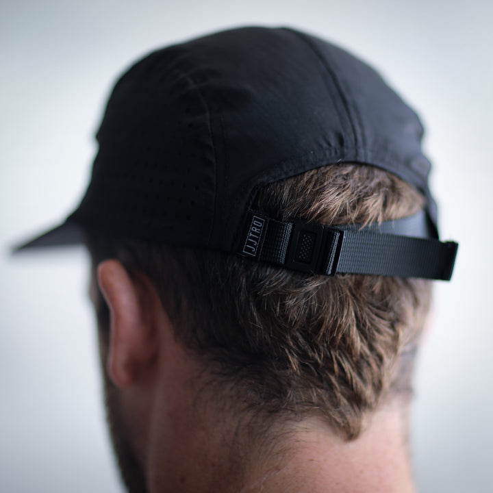 LIGHTWEIGHT VENTED RUN CAP