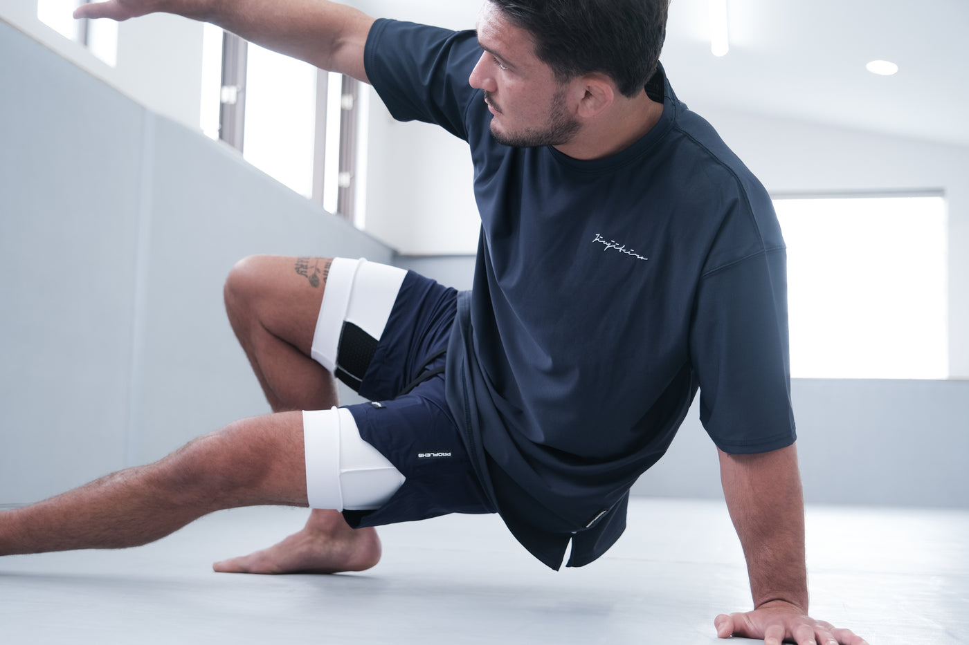 Jiujiteiro Oversized Pro Workout Shirt Navy – BJJ lifestyle product