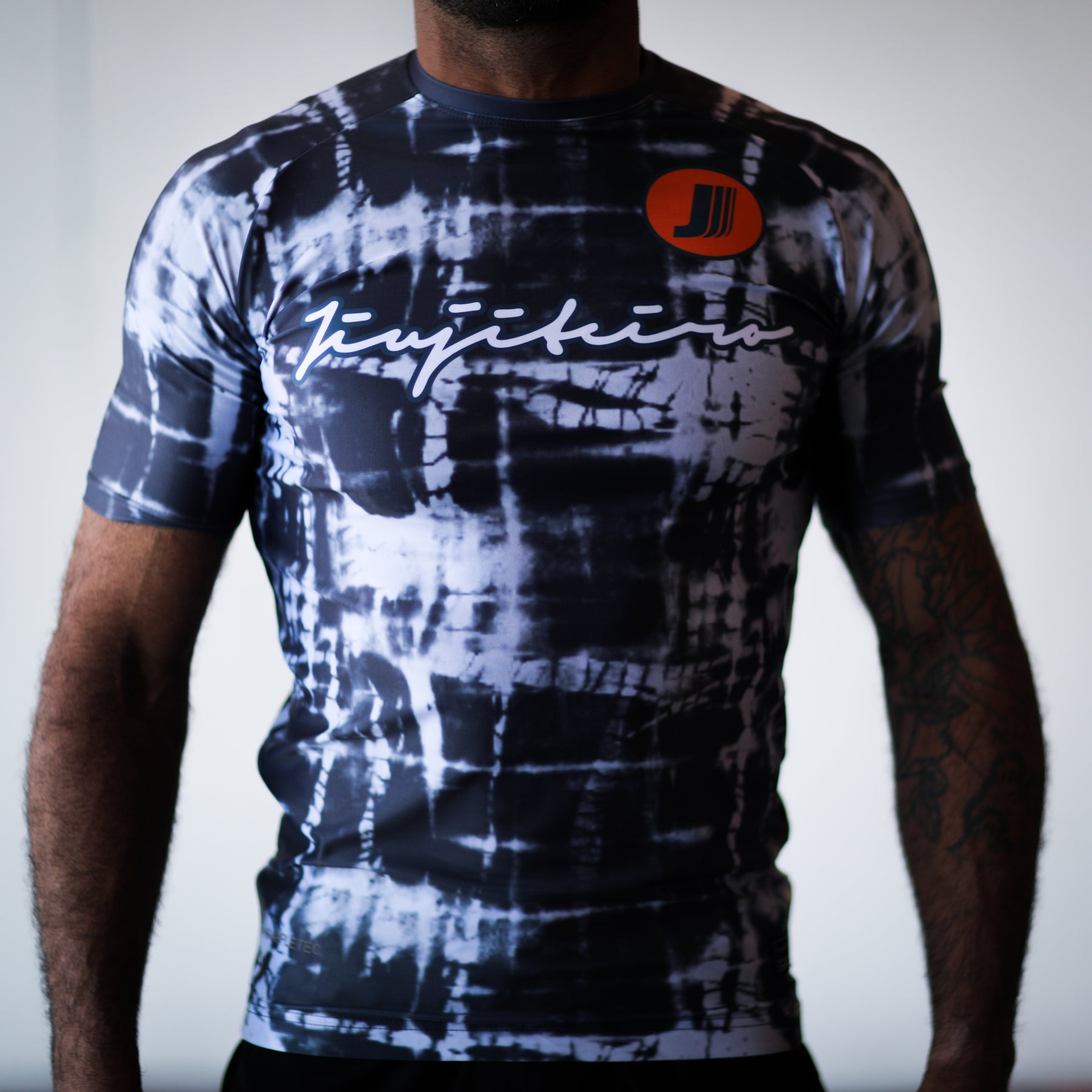 Jiujiteiro Dna Pro Half Sleeve Rashguard – Compression rashguard for no-gi BJJ