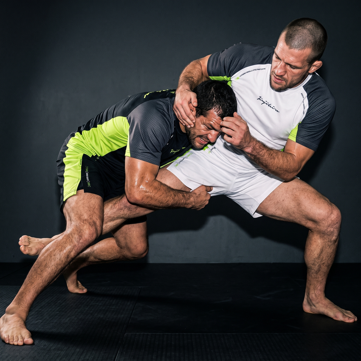Athletes training in black and white Pro System Pulse kits