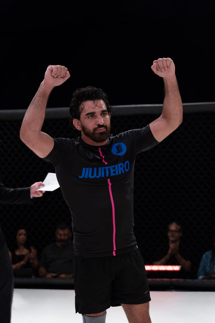 RTRO PRO HALF SLEEVE RASHGUARD