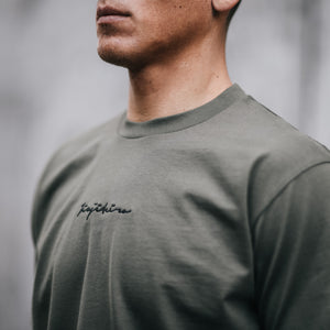 PRO SIGNATURE HEAVYWEIGHT EMBROIDERED TEE OLIVE