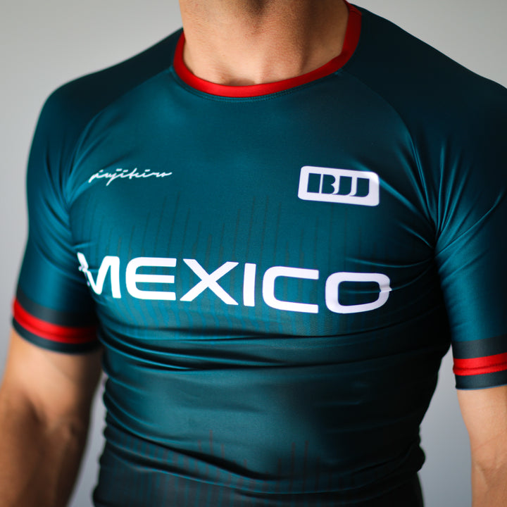 MEXICO PRO HALF SLEEVE RASHGUARD